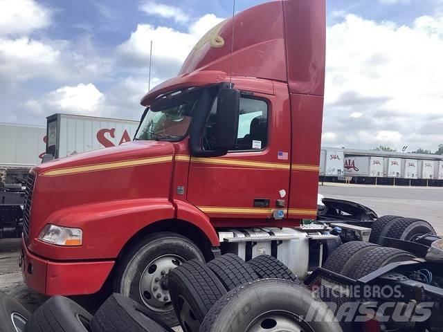 Volvo VNM Prime Movers
