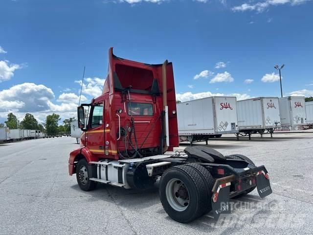 Volvo VNM Prime Movers