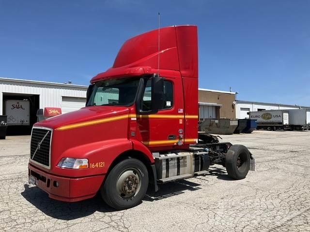 Volvo VNM Prime Movers