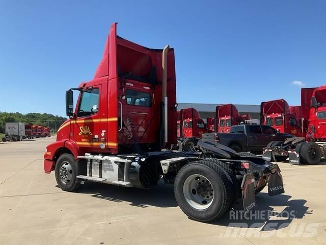 Volvo VNM Prime Movers