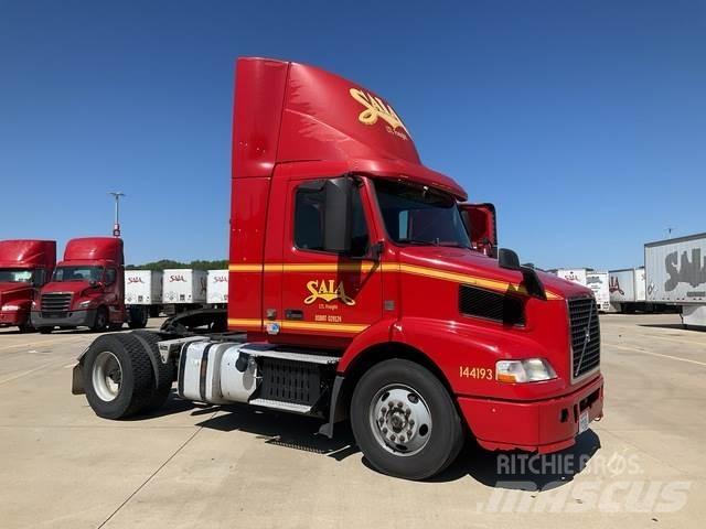 Volvo VNM Prime Movers