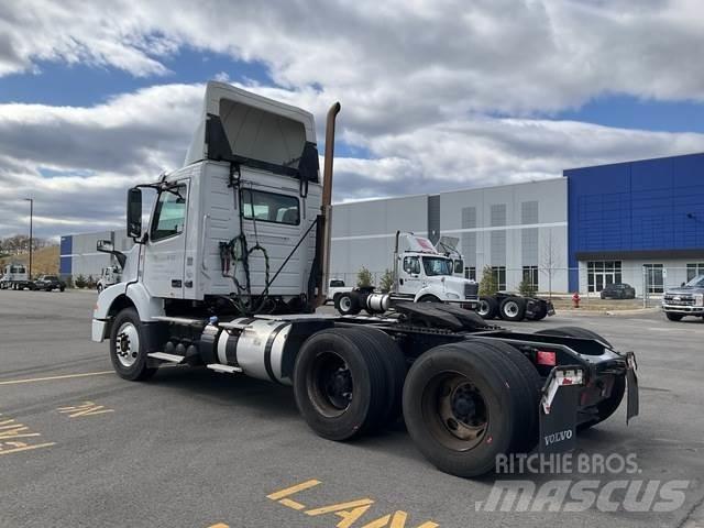 Volvo VNM Prime Movers