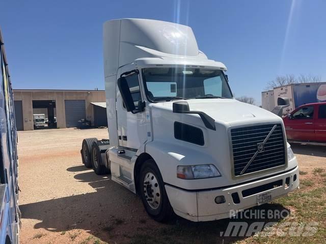Volvo VNM Prime Movers