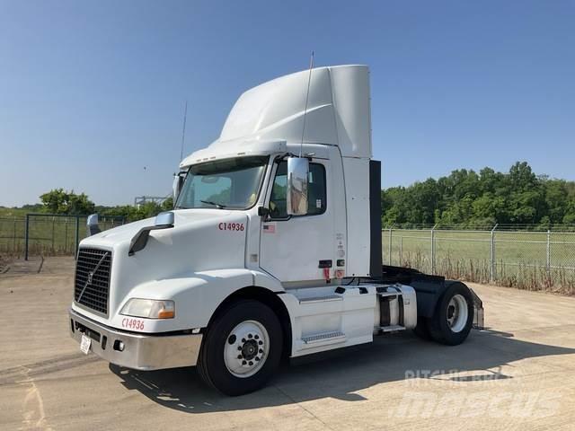 Volvo VNM Prime Movers