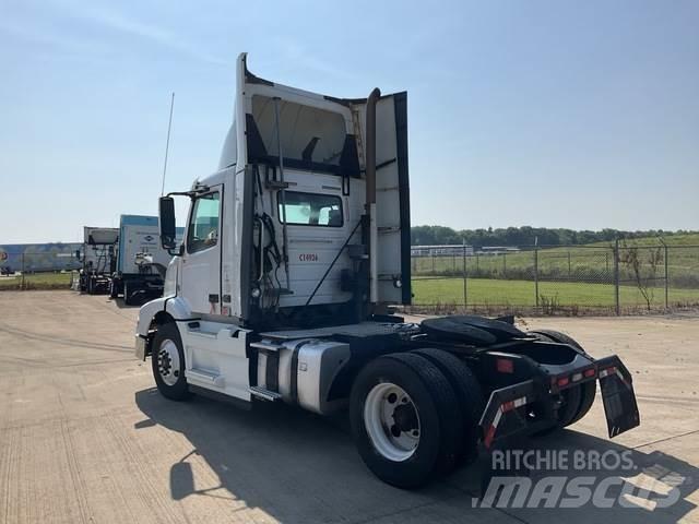 Volvo VNM Prime Movers