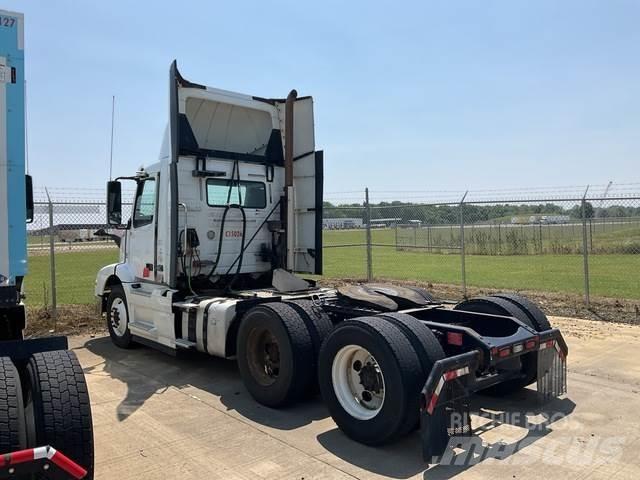 Volvo VNM Prime Movers