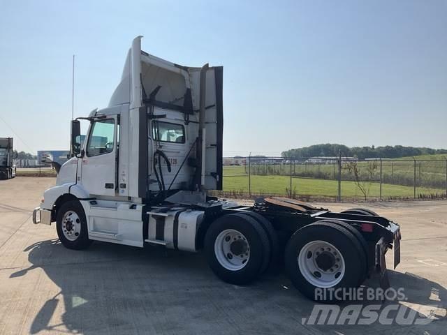 Volvo VNM Prime Movers