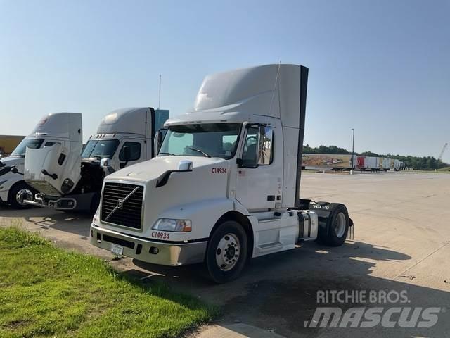 Volvo VNM Prime Movers