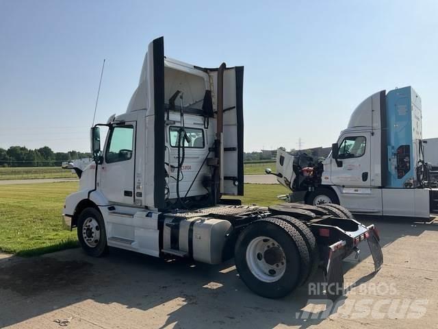 Volvo VNM Prime Movers