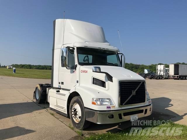 Volvo VNM Prime Movers