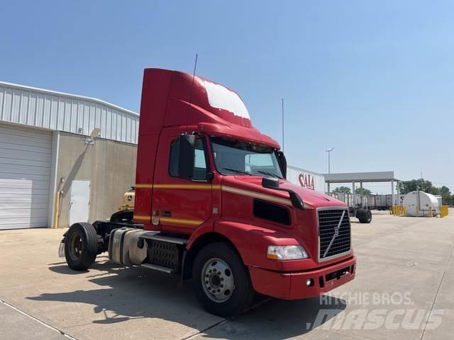Volvo VNM Prime Movers