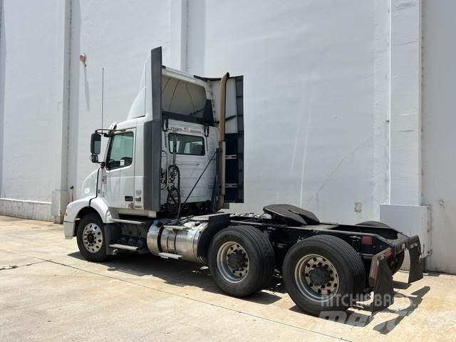 Volvo VNM Prime Movers