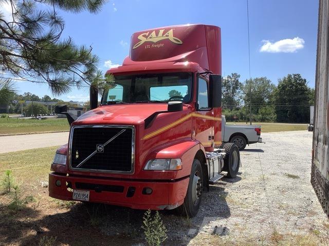 Volvo VNM Prime Movers