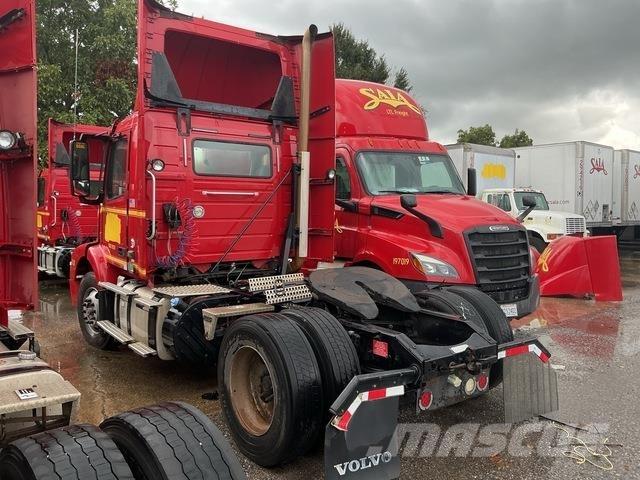 Volvo VNM Prime Movers