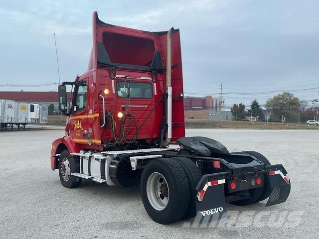 Volvo VNM Prime Movers