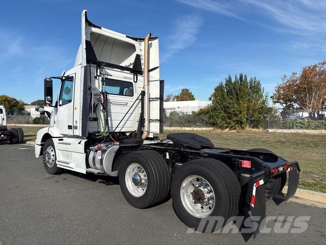 Volvo VNM Prime Movers