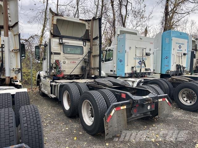 Volvo VNM Prime Movers