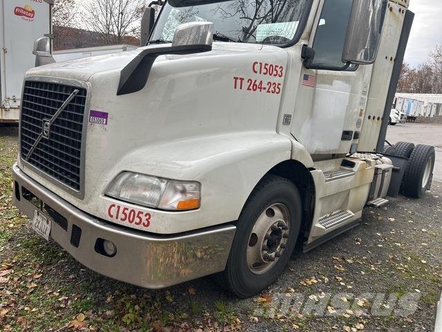 Volvo VNM Prime Movers