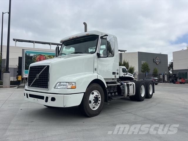 Volvo VNM 200 Prime Movers
