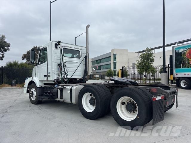 Volvo VNM 200 Prime Movers