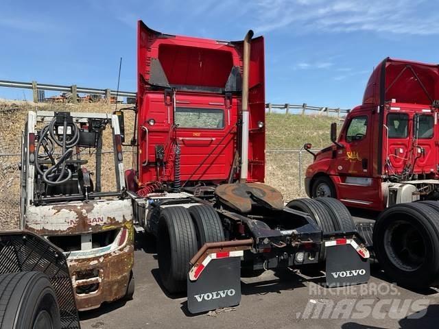 Volvo VNM42T Prime Movers