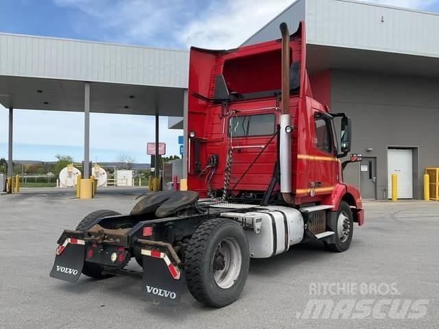 Volvo VNM42T Prime Movers