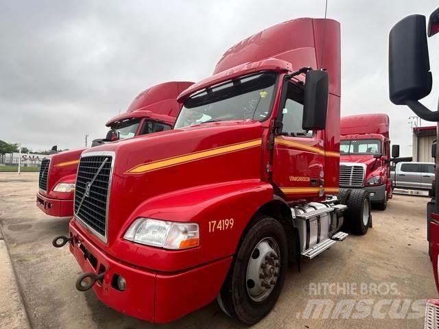 Volvo VNM42T Prime Movers