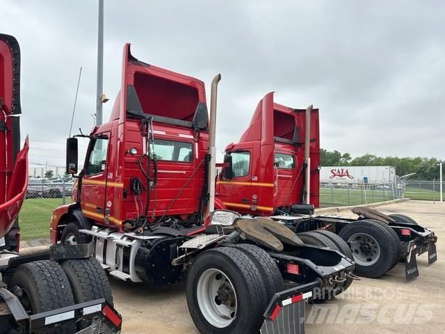 Volvo VNM42T Prime Movers