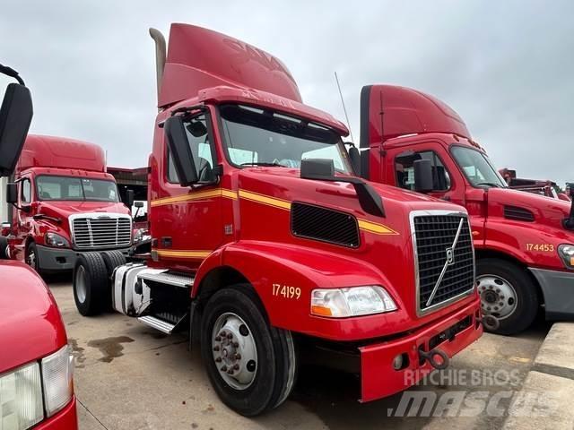 Volvo VNM42T Prime Movers