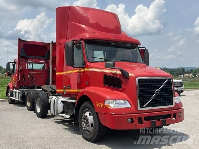 Volvo VNM42T Prime Movers
