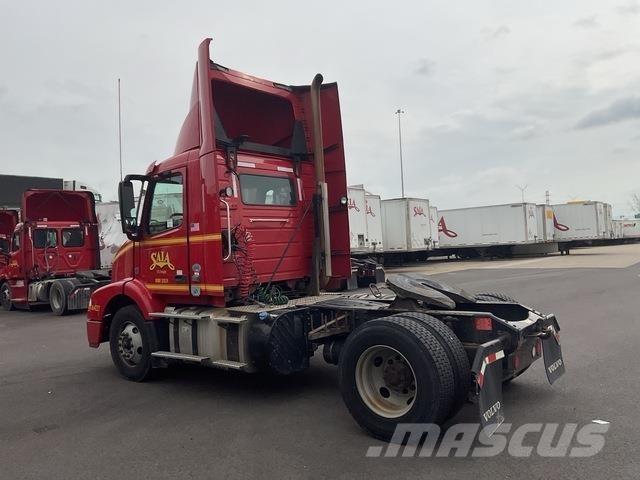 Volvo VNM42T Prime Movers