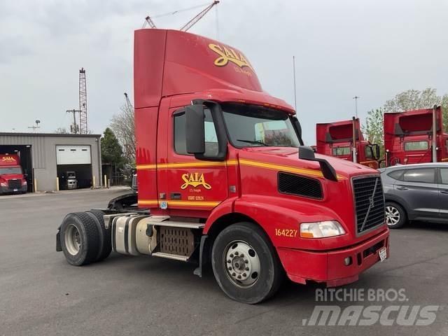 Volvo VNM42T Prime Movers