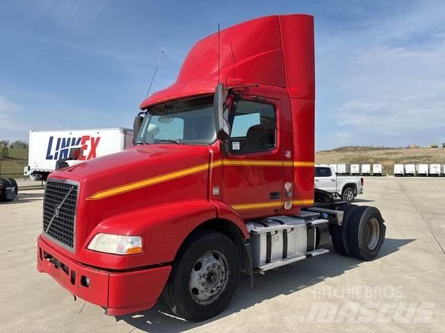 Volvo VNM42T Prime Movers