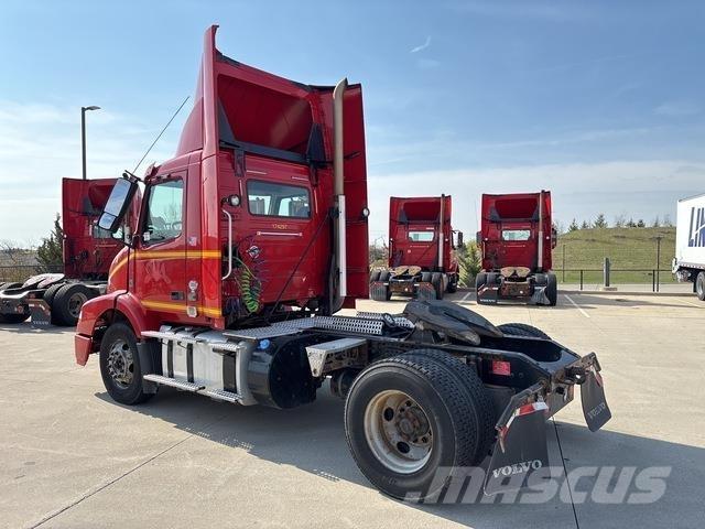 Volvo VNM42T Prime Movers