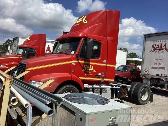 Volvo VNM42T Prime Movers
