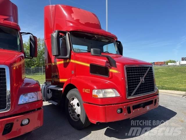 Volvo VNM42T Prime Movers