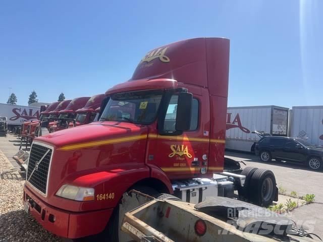 Volvo VNM42T Prime Movers