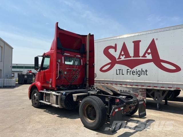 Volvo VNM42T Prime Movers