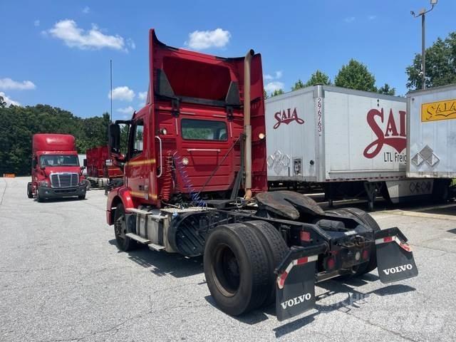 Volvo VNM42T Prime Movers
