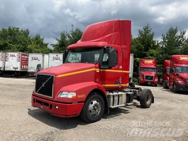 Volvo VNM42T Prime Movers