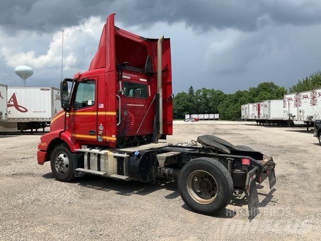 Volvo VNM42T Prime Movers