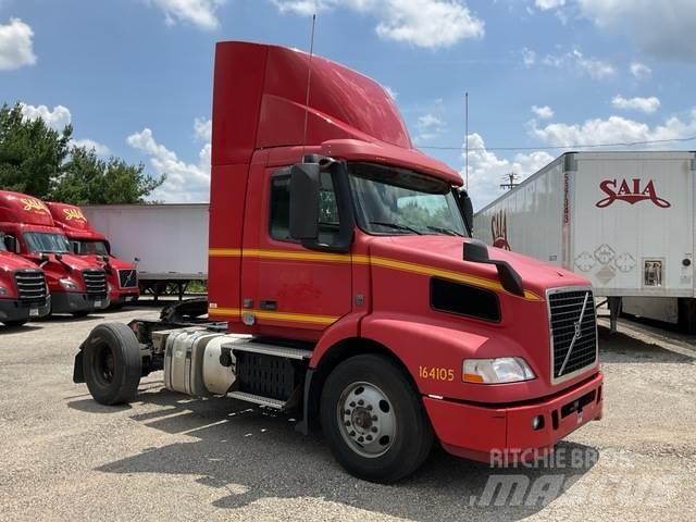 Volvo VNM42T Prime Movers