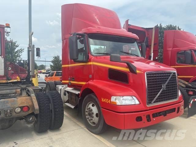 Volvo VNM42T Prime Movers