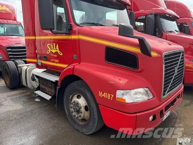 Volvo VNM42T Prime Movers