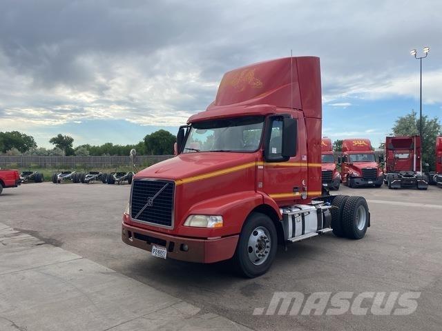 Volvo VNM42T Prime Movers
