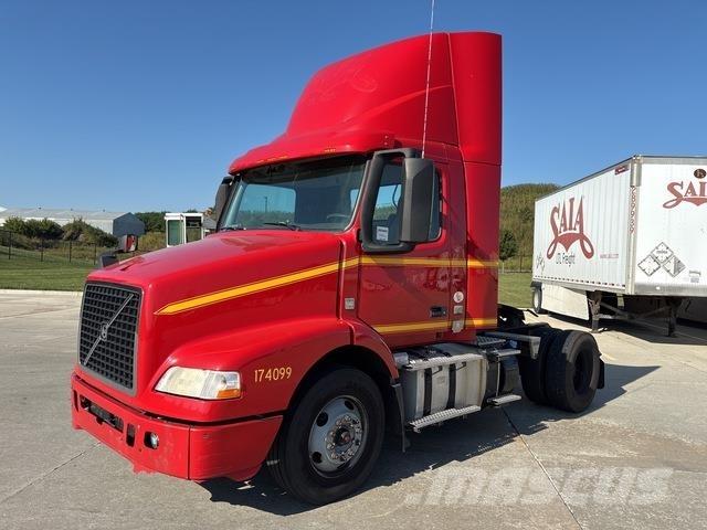 Volvo VNM42T Prime Movers