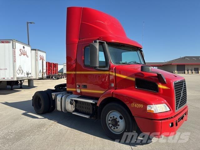Volvo VNM42T Prime Movers