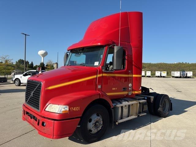 Volvo VNM42T Prime Movers