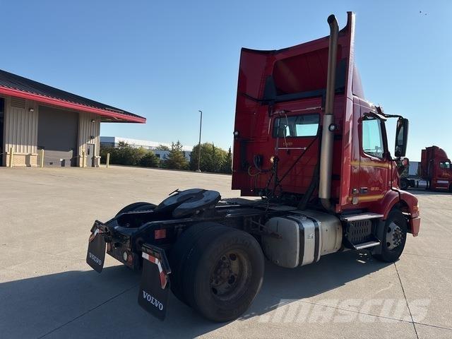 Volvo VNM42T Prime Movers