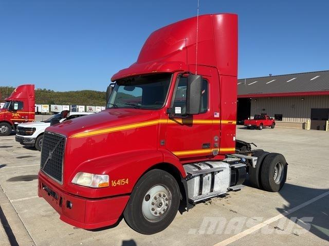 Volvo VNM42T Prime Movers